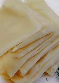 饭店里的春饼为什么又薄又好吃？学会这个小技巧咱也可以做。