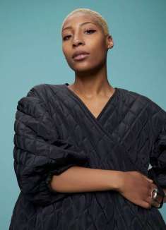 多彩音乐：伦敦唱作歌手 Demae 演绎「Use It」