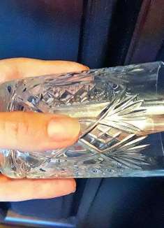 在门把上挂玻璃杯，可能会救你一命！