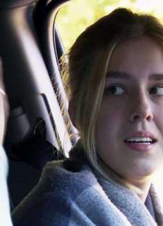 找路人参加葬礼，打开棺材里面躺着的竟然是…