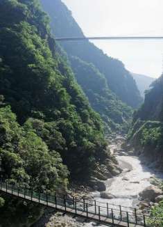 太鲁阁公园：奇山险峰的攀登胜地