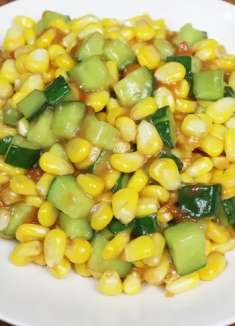 美食分享:炒了一盘玉米,清甜爽口,看着就想吃,端出来几分钟就被吃光了