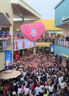 沉浸式感受下气球雨第一时间的震撼！