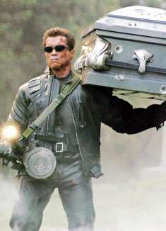 《终结者3》非人类干架有多猛，杀戮机器对抗机械战姬，非死即伤