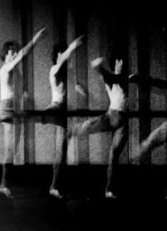 怀旧电子 MV，演绎传奇芭蕾舞者的一生