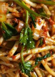 凉拌折耳根，我家不用现成的红油，拌法简单却更香更好吃