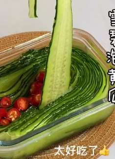 天气太热没胃口 做了一个雪碧泡黄瓜 香辣爽脆