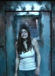 杀人狂魔作案数起，专挑落单女性下手