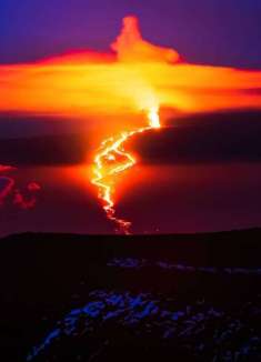 4K杜比视界，近距离直击最大活火山喷发