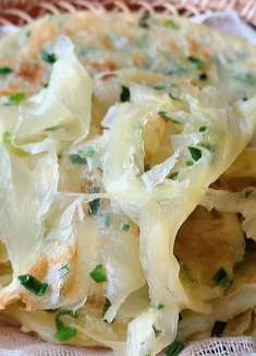 葱花千层饼这样做，柔软多层，层层薄如纸，一片一片撕着吃