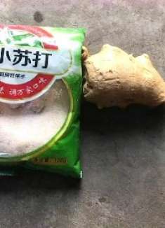 赶快把生姜放进小苏打里，这几个妙用太厉害，解决了很多家庭烦恼