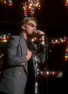 芭比圣诞季，高司令深情演绎「我只是肯」