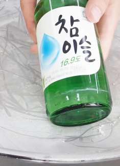 牛人用韩国烧酒做出了炒冰淇淋！吃两块就会醉醉的！敢挑战一下吗