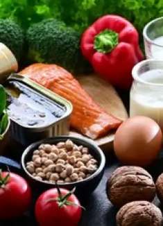 不想老了骨质疏松，一定要多吃这3种食物，尤其是中年女性！