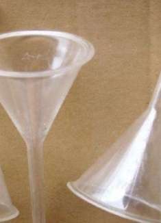 教你在家自制漏斗，不花一分钱，材料家家有，一学就会简单又实用