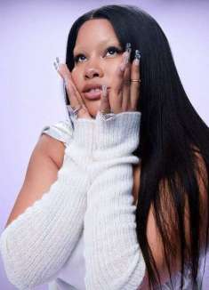 「Nike」by Shygirl，另类R&B与电子流行的完美融合