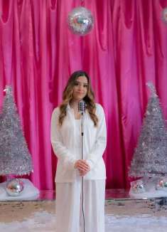 最负盛名的圣诞歌曲之一：「White Christmas」翻唱