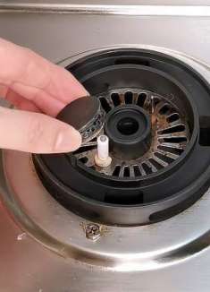 今天才发现,燃气灶上有个小机关,动一动每年省下大笔燃气费