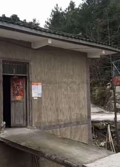 局长走访低保户，却发现对方住上了大别墅，意外查出大案