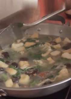 乡下大妈自己做的地瓜粉，滑溜溜香喷喷