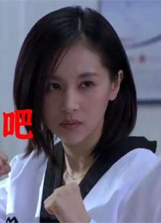 爆笑决斗现场，小伙决斗不动手却用嘴亲，把全力攻击美女整懵了