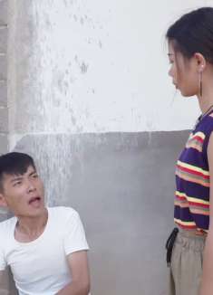 搞笑：憨小伙给女孩指路分不清东南西北，直接把女孩绕晕