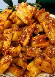 大厨分享莲藕家常做法，麻辣过瘾超级下饭，一盘根本不够吃