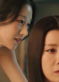 女孩为了复仇，精心策划了十三年