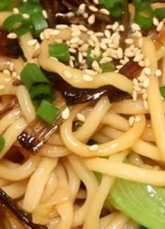 葱油拌面怎么做好吃，教你正确做法，香气扑鼻，开胃解馋，吃不腻