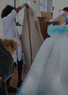 2 位设计师会如何改造对方的作品