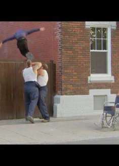 就这么在我眼皮底下水灵灵偷走一桌东西？