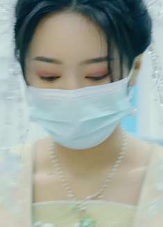 王妃仅摸了下项链 就穿越到现代医疗