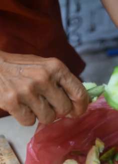 苦瓜经过这样处理再煮,不但不苦还清新可口,让你越吃越爱吃