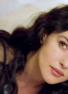 一部美到极致的爱情片，适合深夜一个人看，从头到尾移不开眼