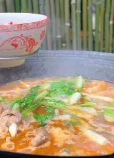 在农村，红肉这样做太好吃了，2个人吃3斤，真是香