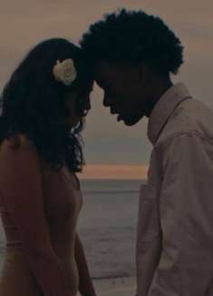 当音乐爬上海岸线，请你「与我在一起」