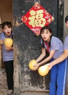 圆圆家门口出现神奇的柚子，能无限循环出现，原来是铁蛋搞得鬼