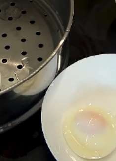 5分钟水煮荷包蛋，一个简单的做法，圆嫩不散花，早餐必备