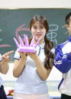 学生打游戏信号不好，王小九用粘土做路由器，真的有信号吗？