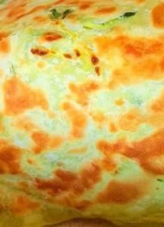 用黄瓜烙大饼，最适合夏天吃，味道清新，柔软多层，好多人没吃过