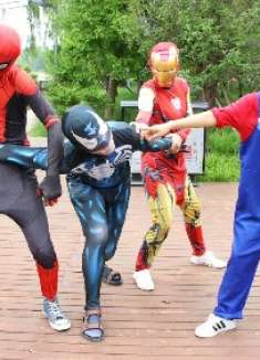 马里奥真人版：暴怒的毒液寻找马里奥，被马里奥和伙伴联合击败