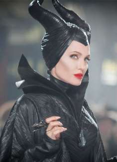 《沉睡魔咒》女巫折断翅膀黑化暴走，睡美人重获新生成为女王！