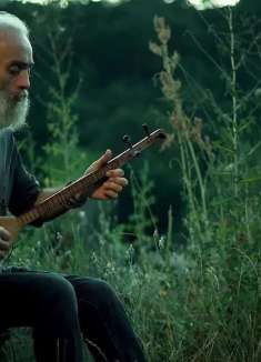 传统的土耳其弦乐「自由的父亲」