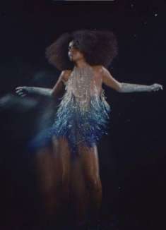 ELLE 梦幻大片，璀璨的狂欢开端