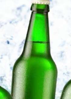 夏天想喝冰啤酒？教你快速冰镇啤酒小窍门，省时又凉爽