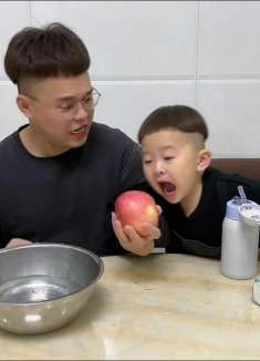 一个眼神就搞定的事，绝不会浪费一句话