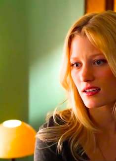 女孩兼职做模特，才知道时尚圈有多乱，想抽身为时已晚，影视