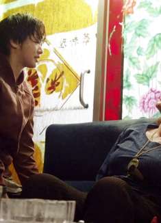 女孩黑化杀掉母亲，从此逆袭当上黑帮老大