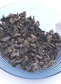 泡木耳，好多人一加水就错，厨师朋友教我秘诀