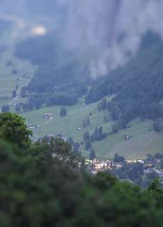 巨人视角下的瑞士，如同梦幻的童话小镇